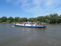 Vakantieschip Ibis varend op de Schelde op 12 augustus 2012