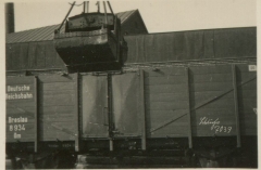 Het lossen van het Duitse sleepschip Hillitsordus, gebroken in 1935