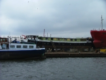 De Caprice op scheepswerf De Schroef te Sluiskil op 27 december 2005