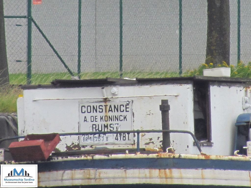 De Constance, uit Rumst, liggende aan de Wiedauwkaai te Gent op 31 juli 2012