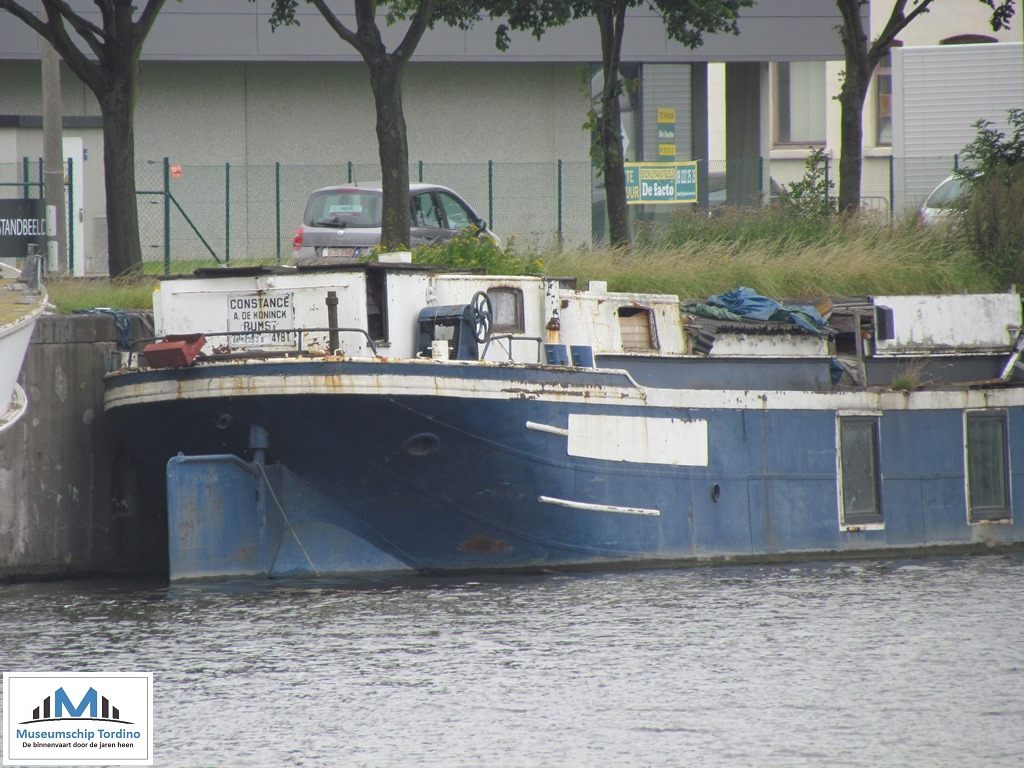 De Constance, uit Rumst, liggende aan de Wiedauwkaai te Gent op 31 juli 2012